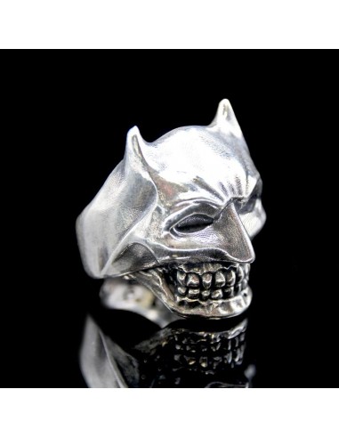 "The Bat" Skull Ring En savoir plus