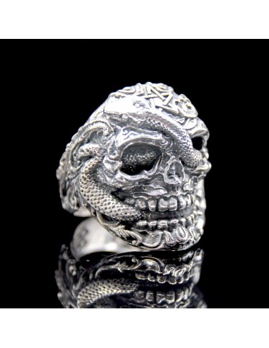 "The Black Magic" Skull Ring en ligne des produits 