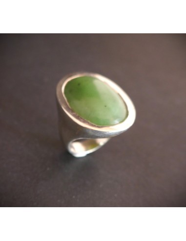 Importante bague sertie d'un cabochon de jade Venez acheter