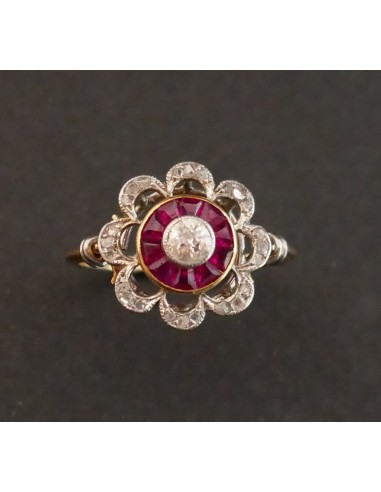 Bague Ornée d'Un Diamant, Entourage De Rubis Calibrés acheter en ligne